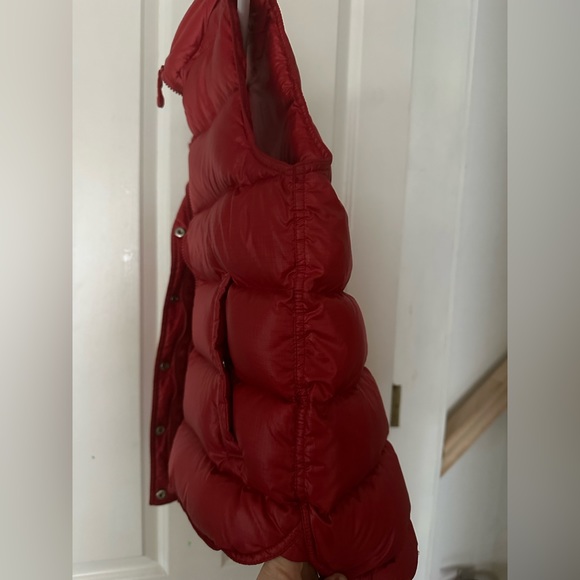 J.Crew wmns Sm RED Puffer Jacket Down+feathers.
19” Pit to Pit
23” Shldr to Hem - Picture 3 of 6